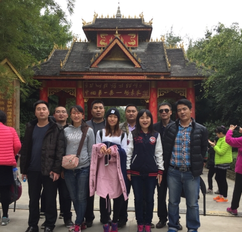 特味濃的兄弟姐妹，團(tuán)結(jié)奮進(jìn)